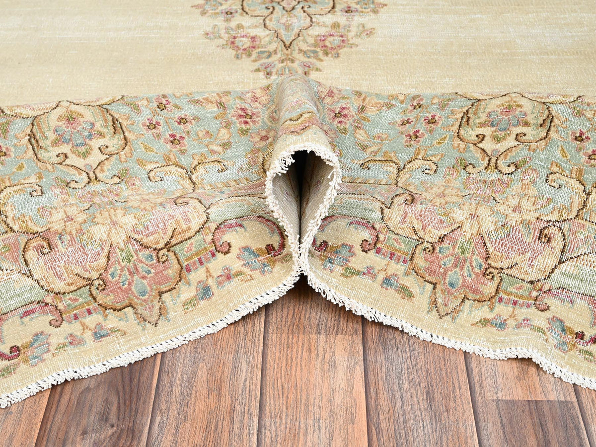 Kerman Vintage hand-knotted wool rug in Ivory & Sea Green, 8'9" x 12'1" — SKU O02739 (view 6)