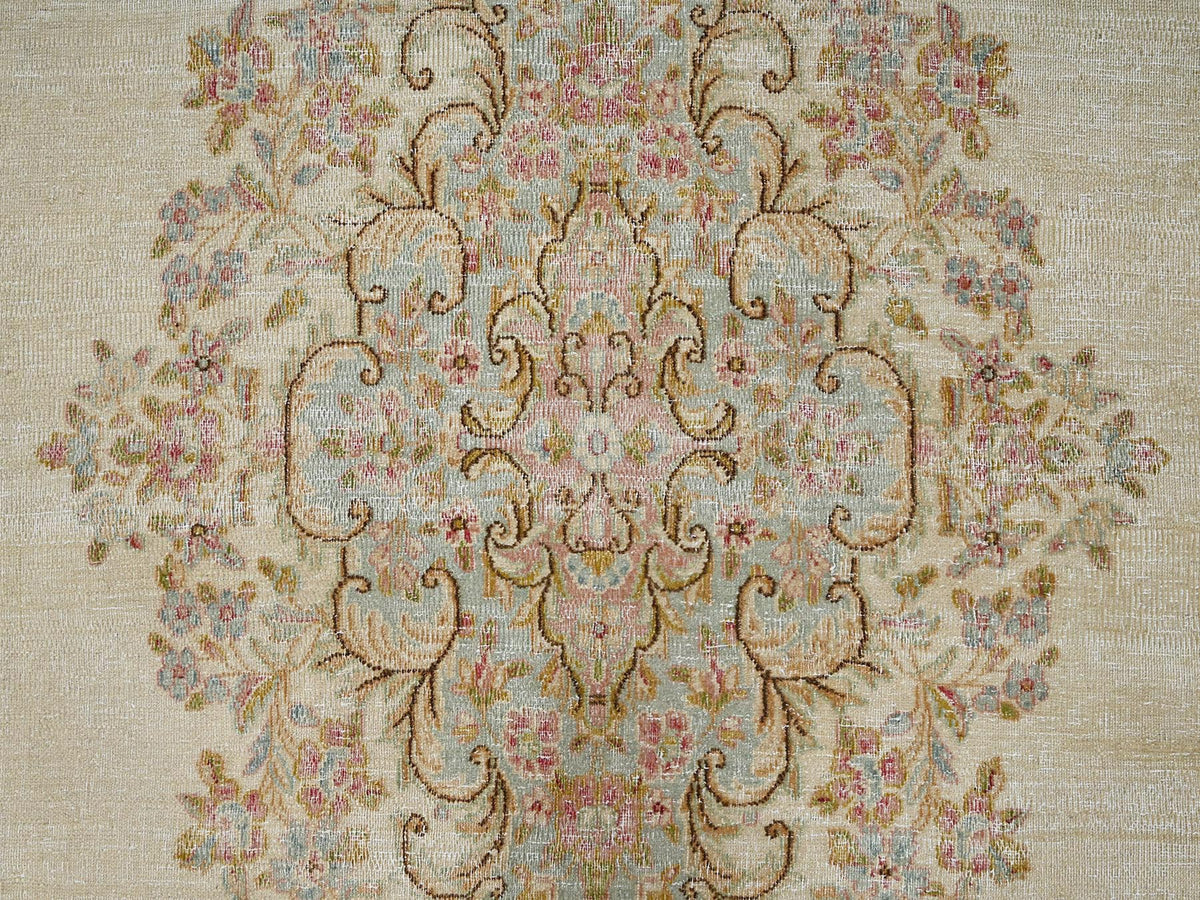 Kerman Vintage hand-knotted wool rug in Ivory & Sea Green, 8'9" x 12'1" — SKU O02739 (view 9)