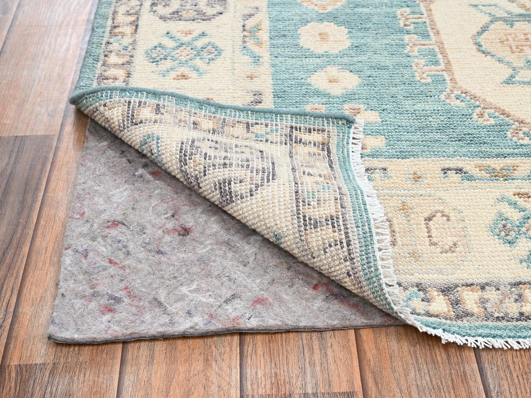 Kazak Kazak hand-knotted wool rug in Teal & Ivory, 4'8" x 6'10" — SKU O02769 (view 3)