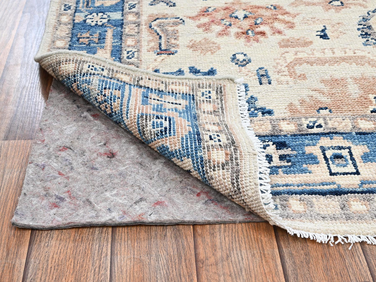 Heriz Tribal & Geometric hand-knotted wool rug in Ivory & Blue, 4'10" x 7'1" — SKU O02801 (view 3)