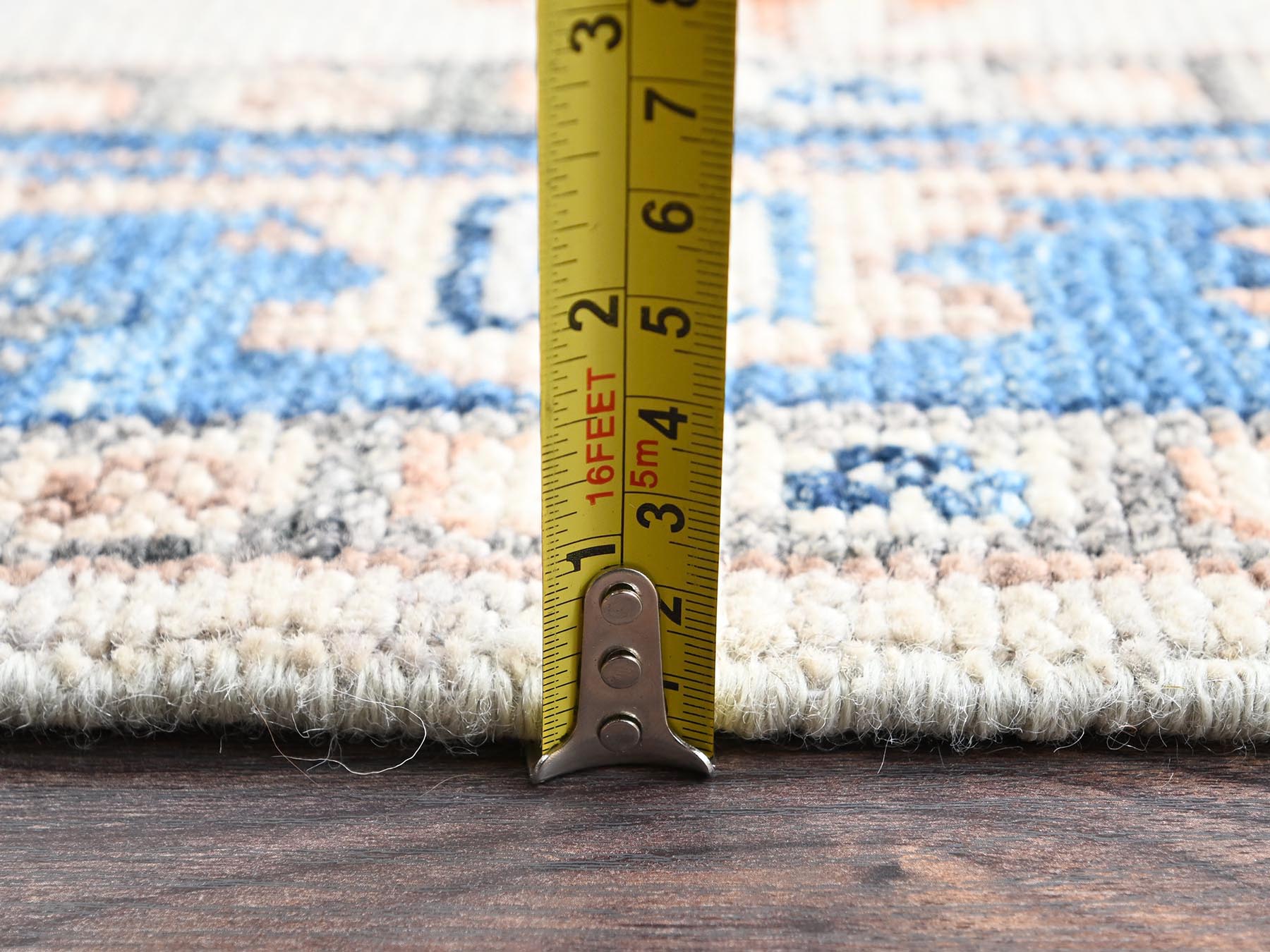 Heriz Tribal & Geometric hand-knotted wool rug in Ivory & Blue, 4'10" x 7'1" — SKU O02801 (view 6)