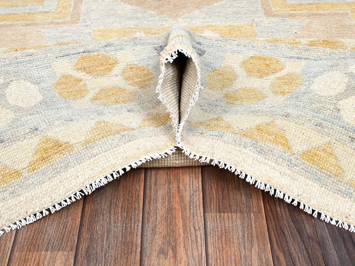 Oushak hand-knotted wool rug in Ivory & Light Blue, 9'7" x 13'11" — SKU O02806 (view 6)