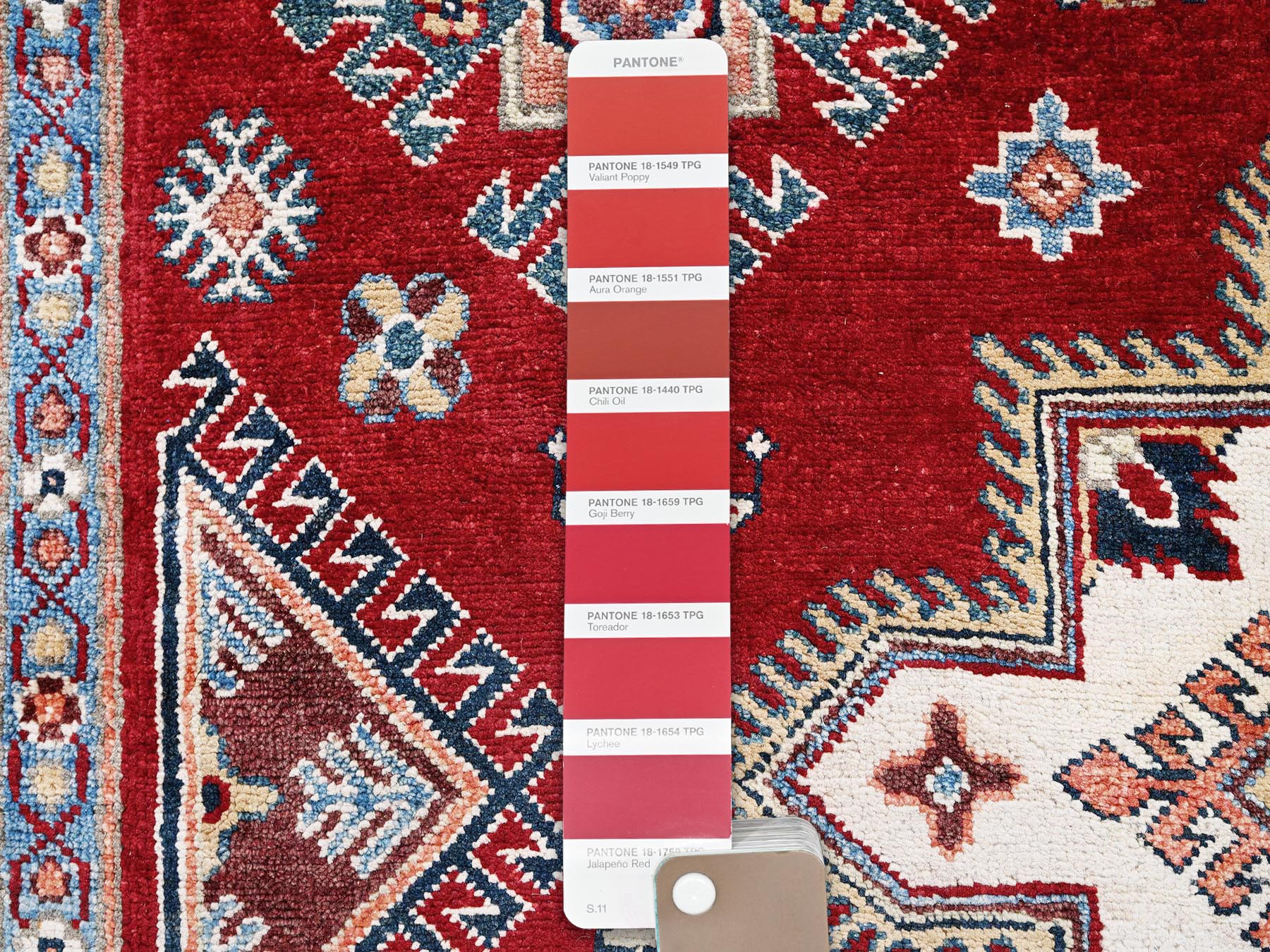 Kazak Kazak hand-knotted wool rug in Red & Ivory, 5'11" x 8'10" — SKU O0315 (view 8)