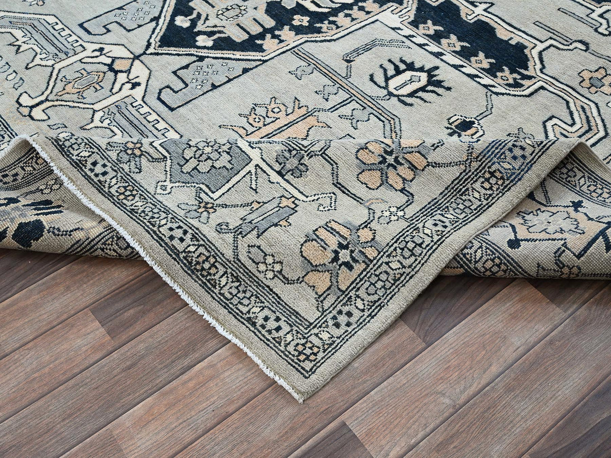 Heriz Heriz hand-knotted wool rug in Gray, 8' x 9'9" — SKU O0321 (view 6)