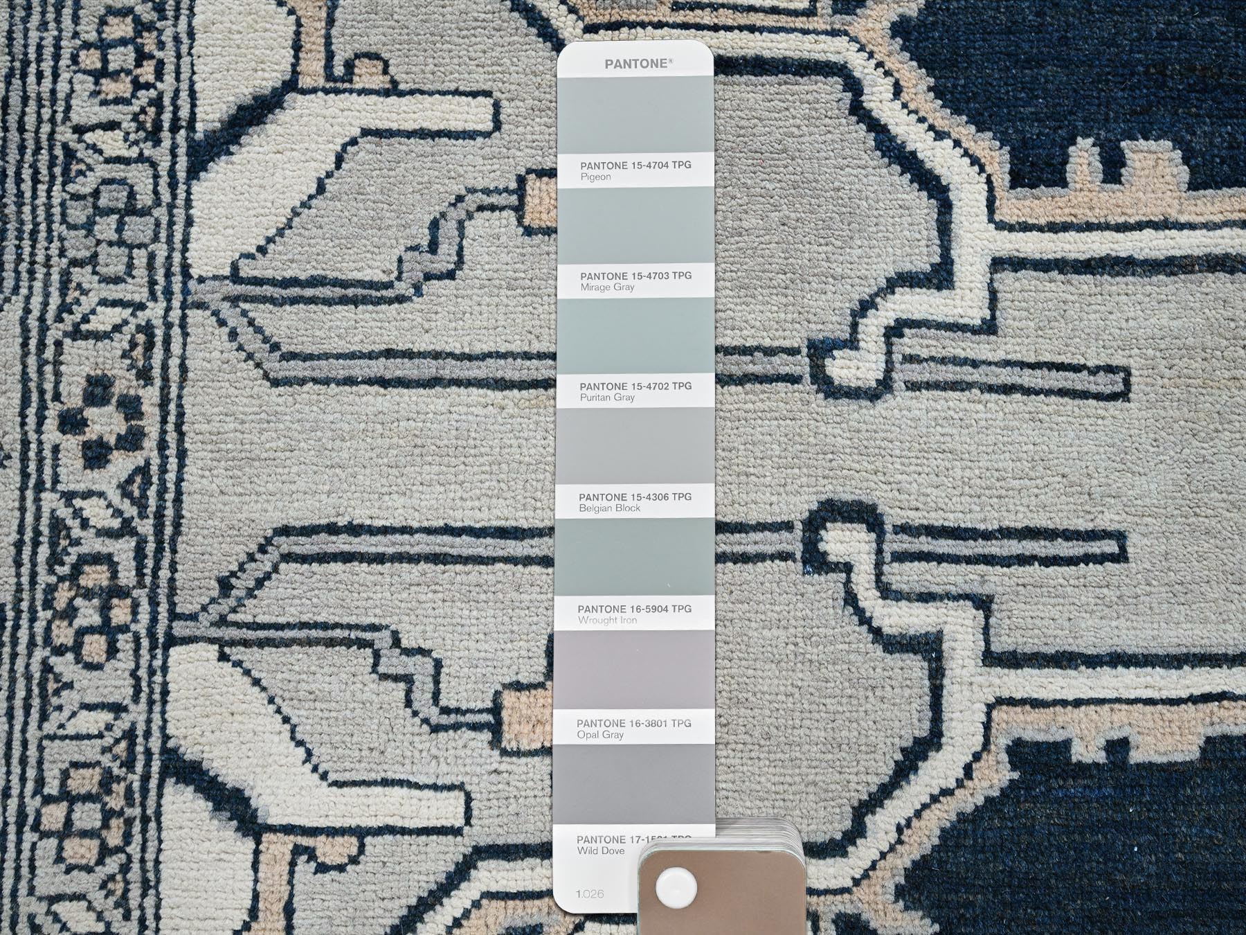 Heriz Heriz hand-knotted wool rug in Gray, 8' x 9'9" — SKU O0321 (view 7)