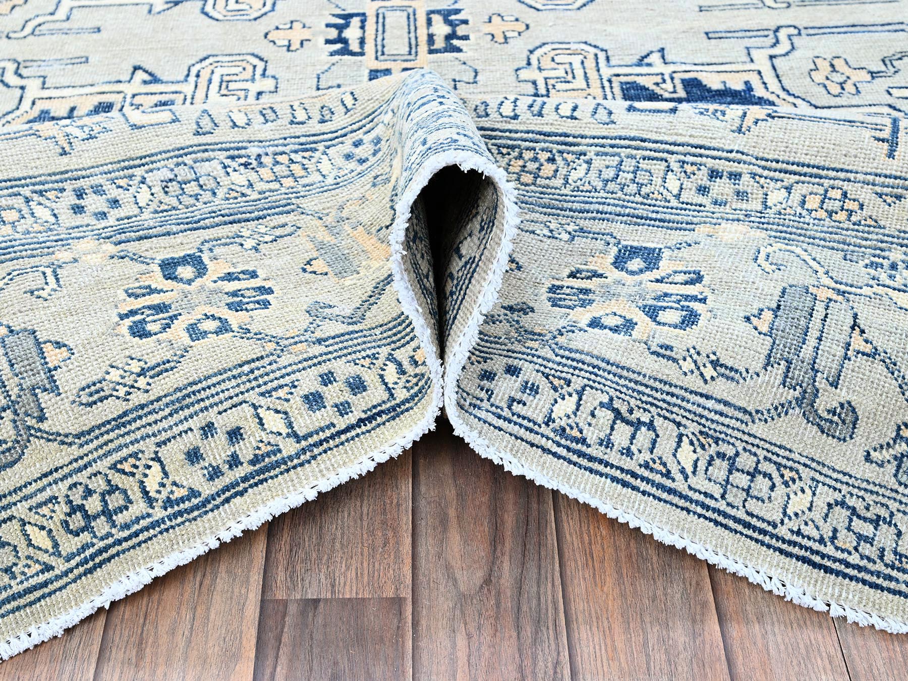 Heriz Heriz hand-knotted wool rug in Gray, 6' x 8'11" — SKU O0324 (view 6)