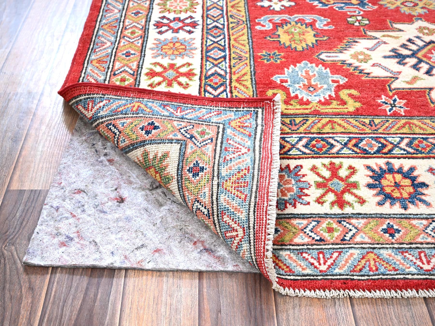 Kazak Kazak hand-knotted wool rug in Red & Ivory, 4'10" x 6'11" — SKU O0333 (view 3)