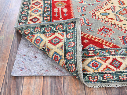 Kazak Kazak hand-knotted wool rug in Gray & Ivory, 5'1" x 6'11" — SKU O0337 (view 3)