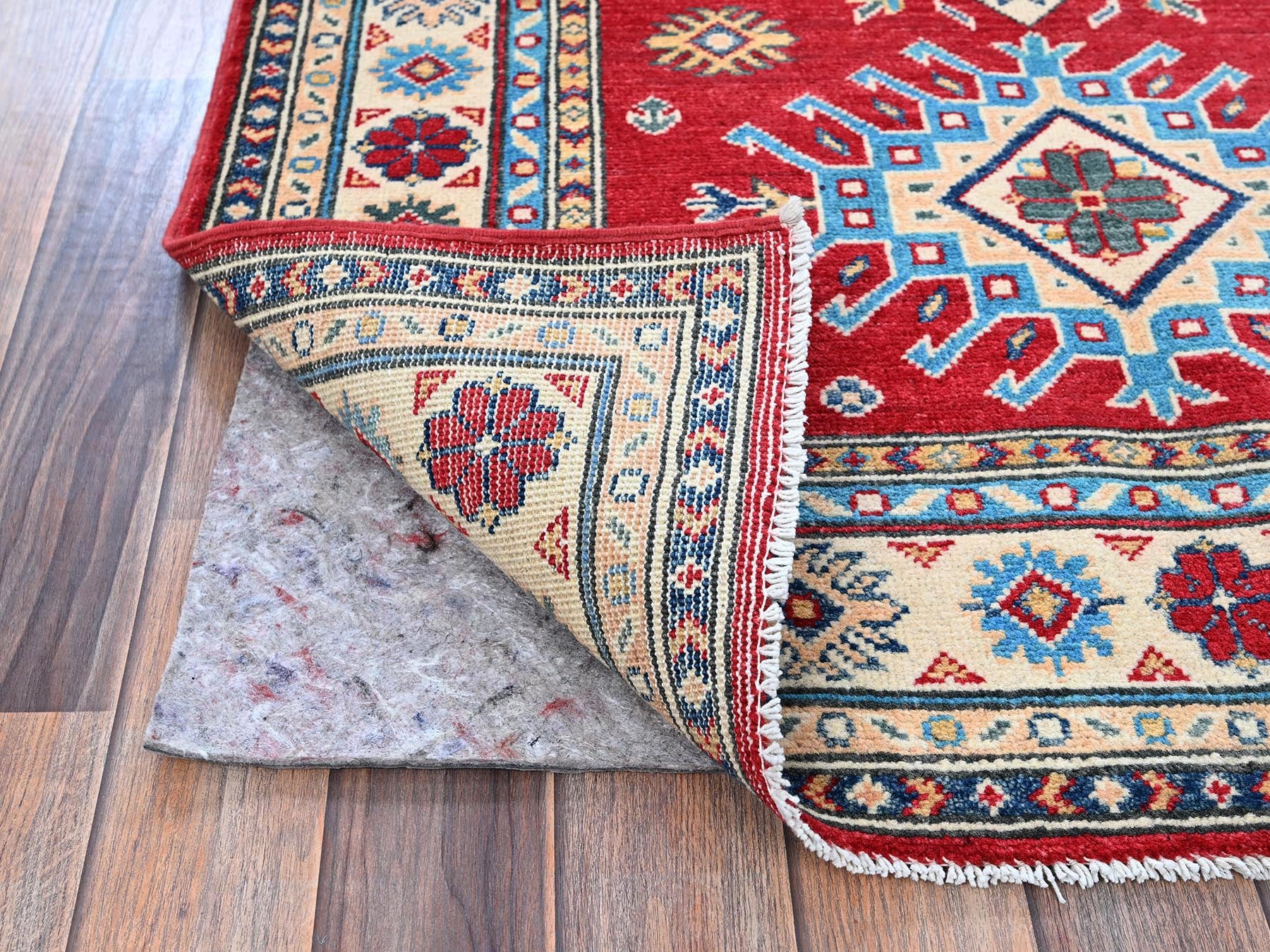 Kazak Kazak hand-knotted wool rug in Red & Ivory, 3'5" x 5' — SKU O0340 (view 3)