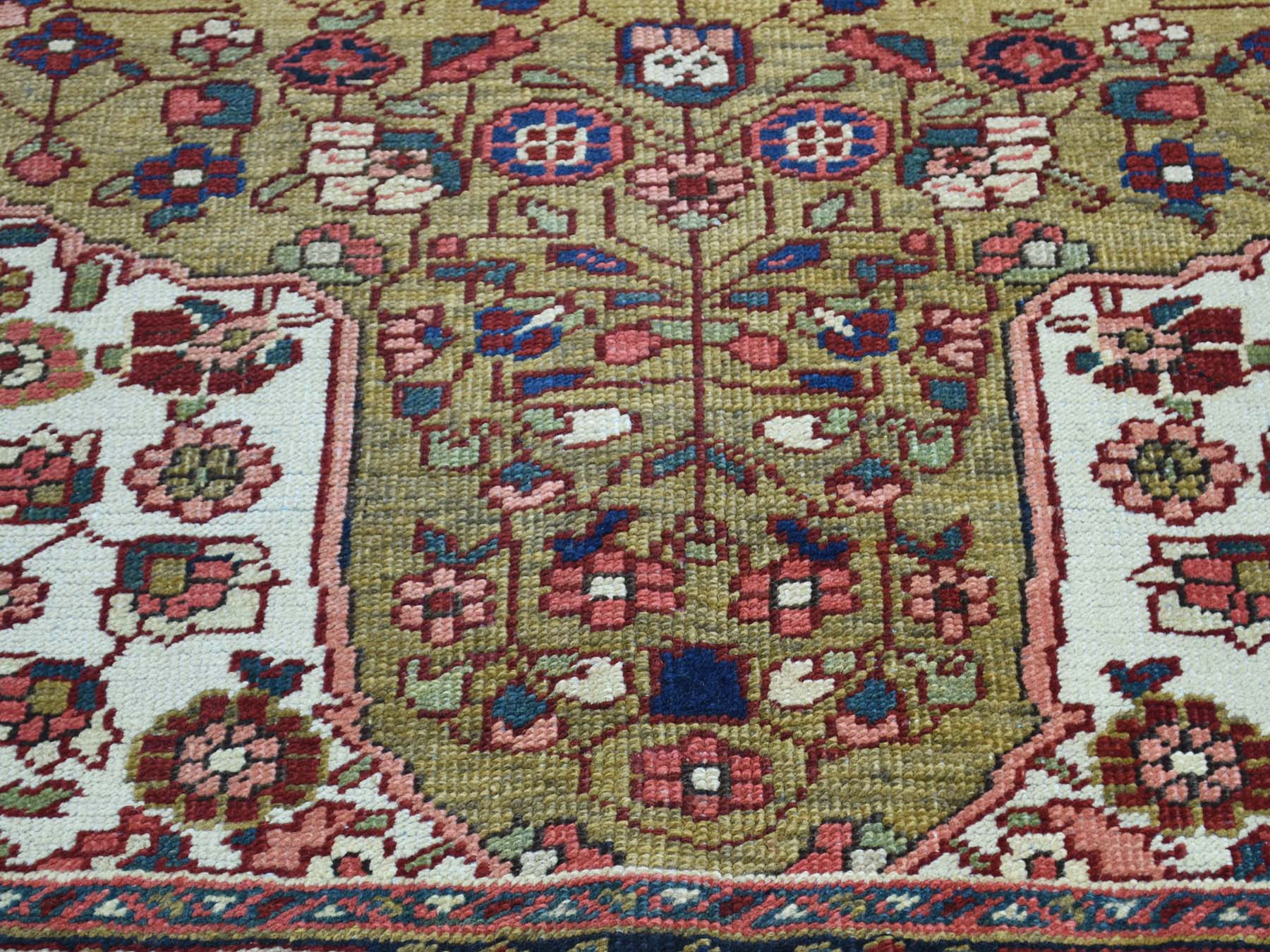 Heriz Antique hand-knotted wool rug in Green & Black, 4'6" x 6'4" — SKU O034451 (view 3)