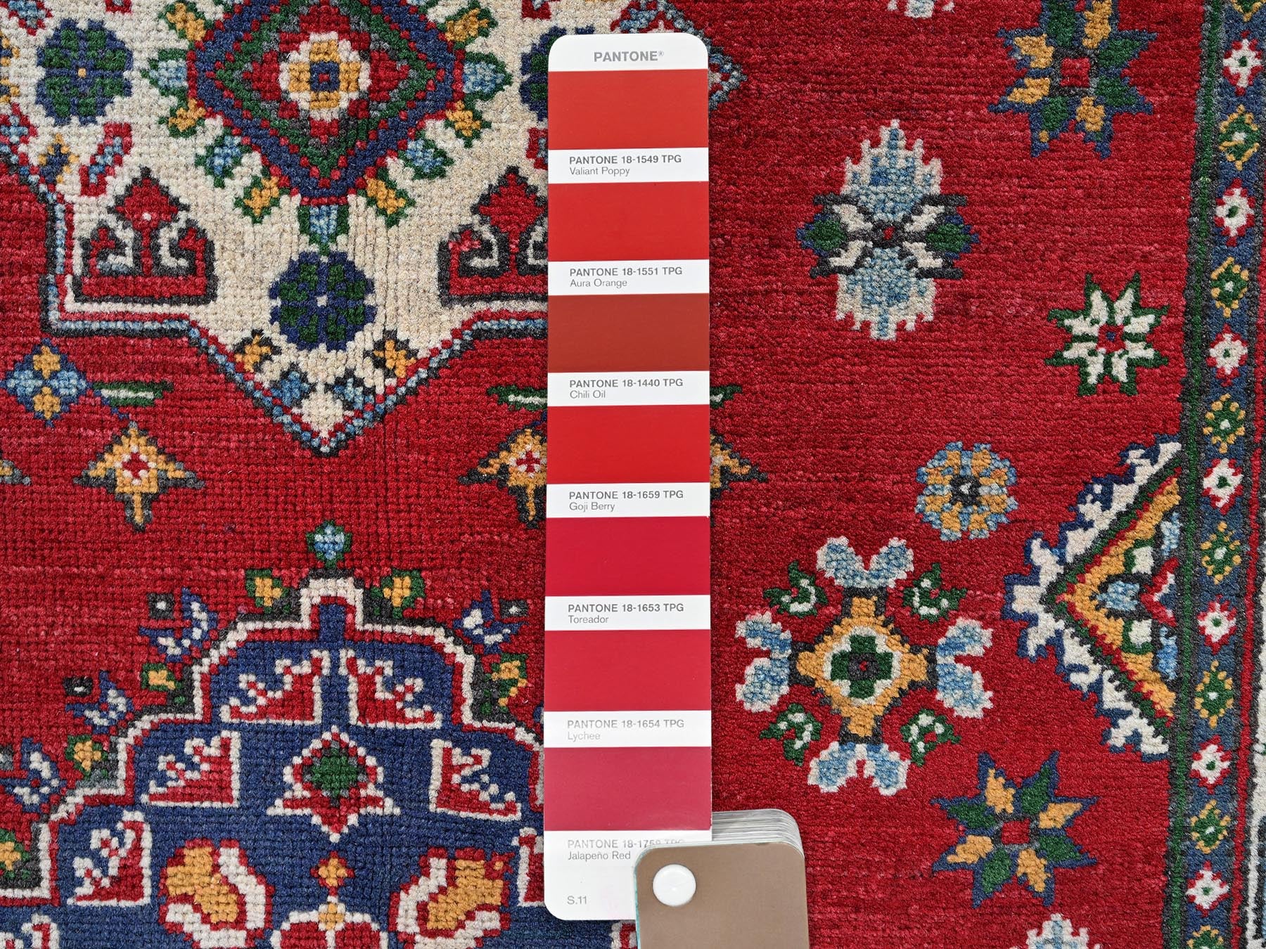 Kazak Kazak hand-knotted wool rug in Red & Ivory, 3'3" x 4'9" — SKU O0348 (view 4)