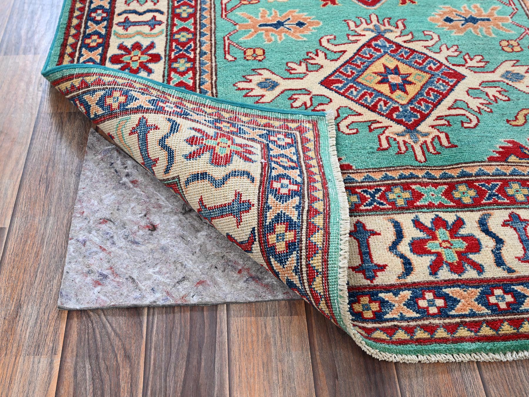 Kazak Kazak hand-knotted wool rug in Green & Ivory, 3'11" x 5'10" — SKU O0355 (view 3)
