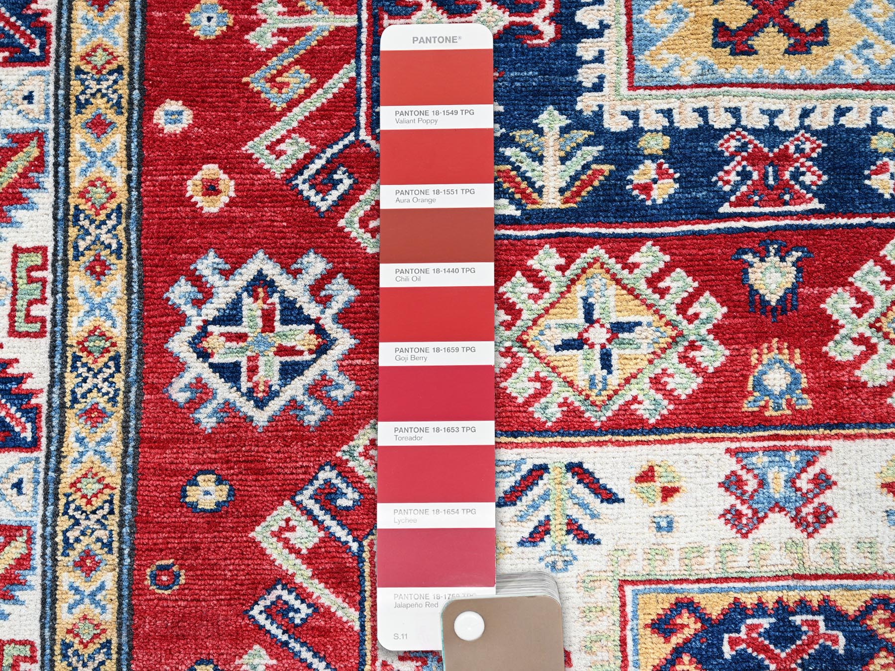 Kazak Kazak hand-knotted wool rug in Red & Ivory, 4'1" x 5'6" — SKU O0421 (view 4)