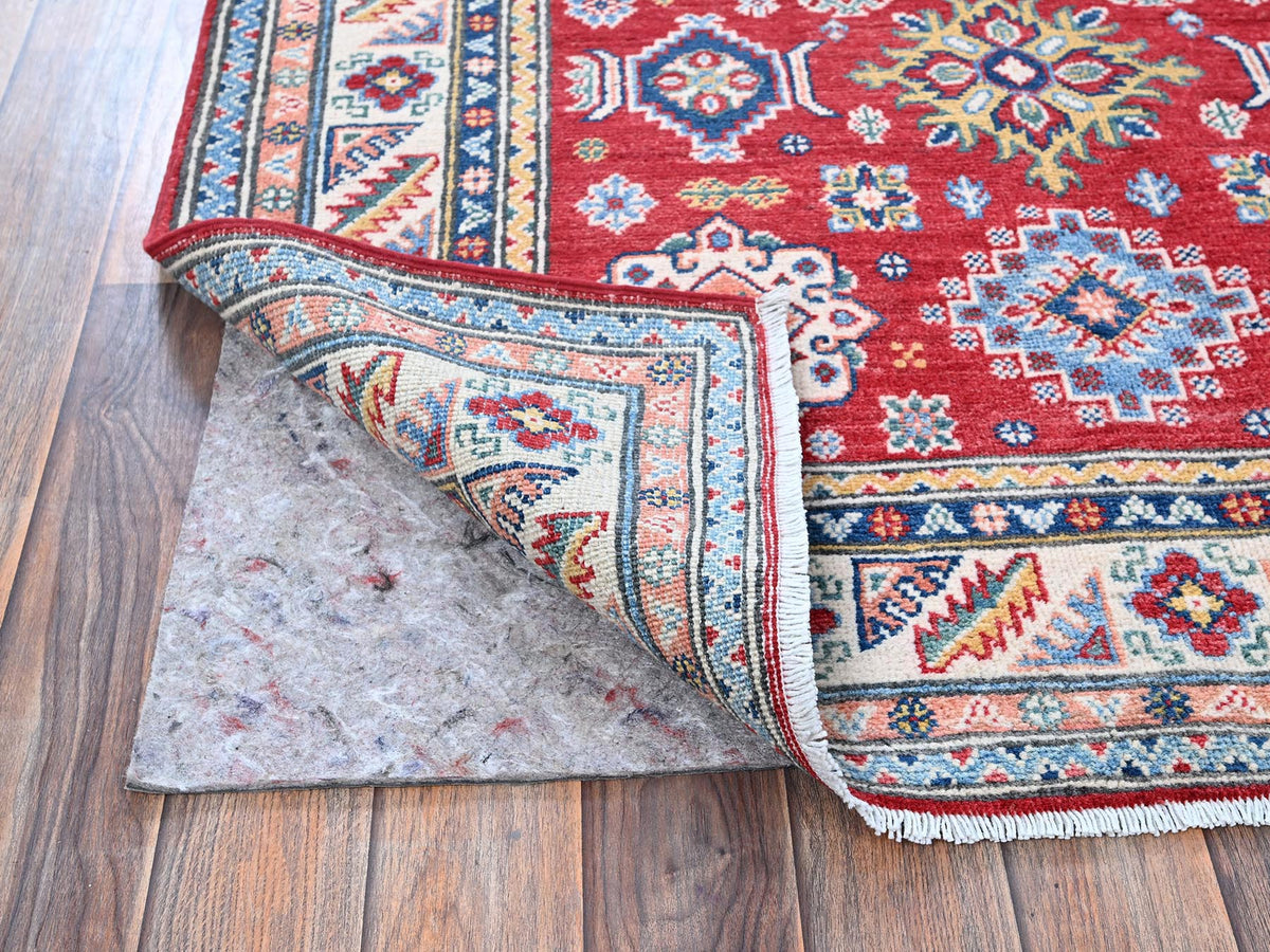 Kazak Kazak hand-knotted wool rug in Red & Ivory, 4' x 6' — SKU O0426 (view 3)