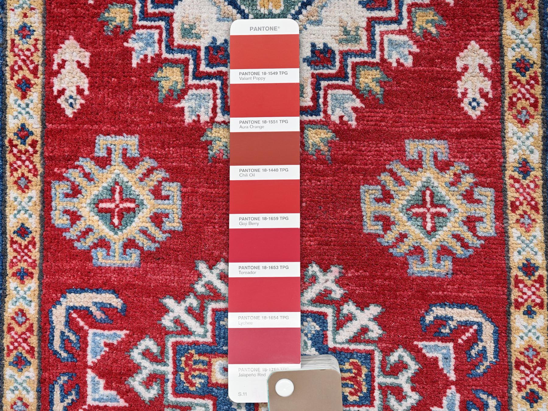 Kazak Kazak hand-knotted wool runner in Red & Ivory, 2'7" x 6'5" — SKU O0428 (view 4)