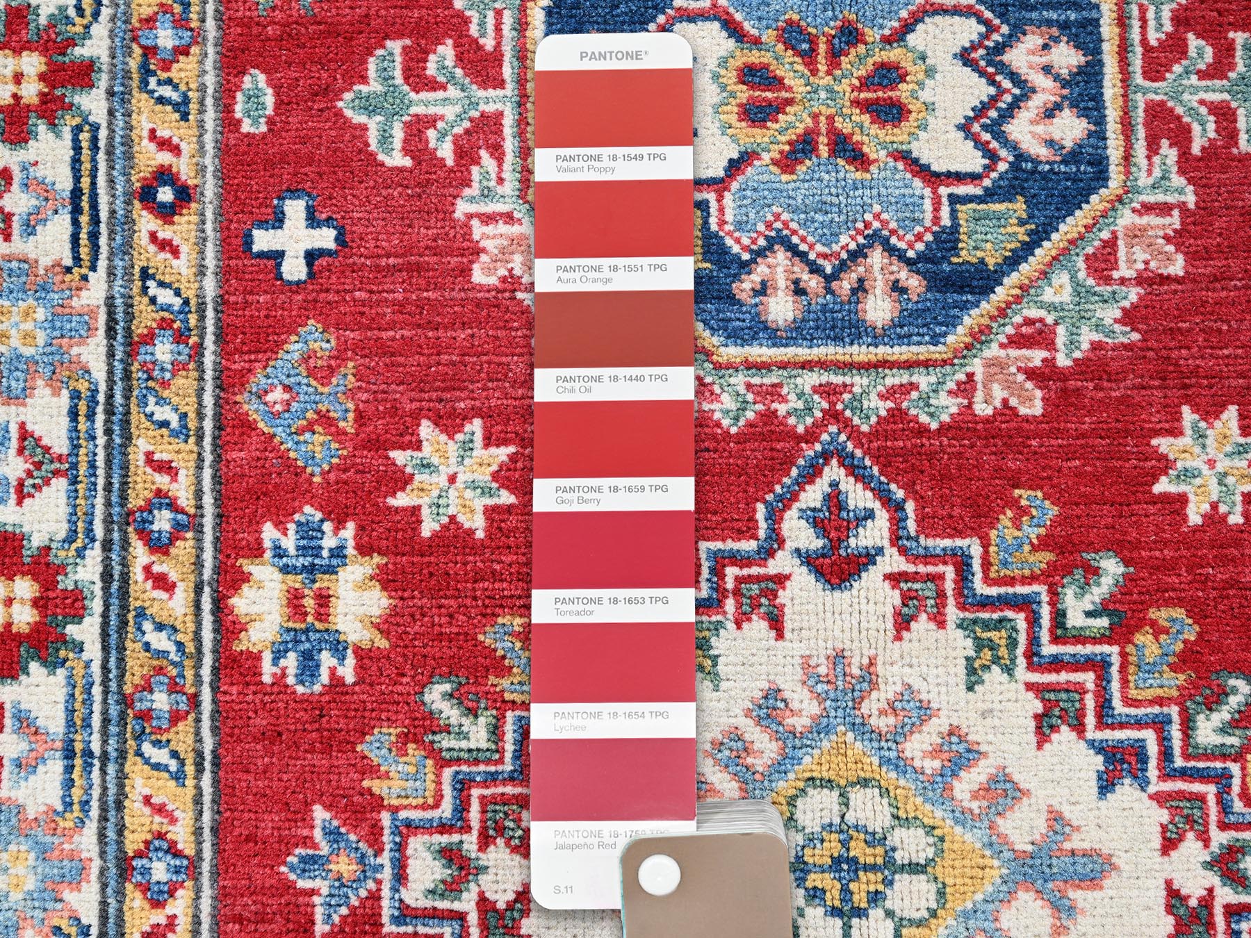 Kazak Kazak hand-knotted wool runner in Red & Ivory, 2'9" x 6'8" — SKU O0430 (view 4)