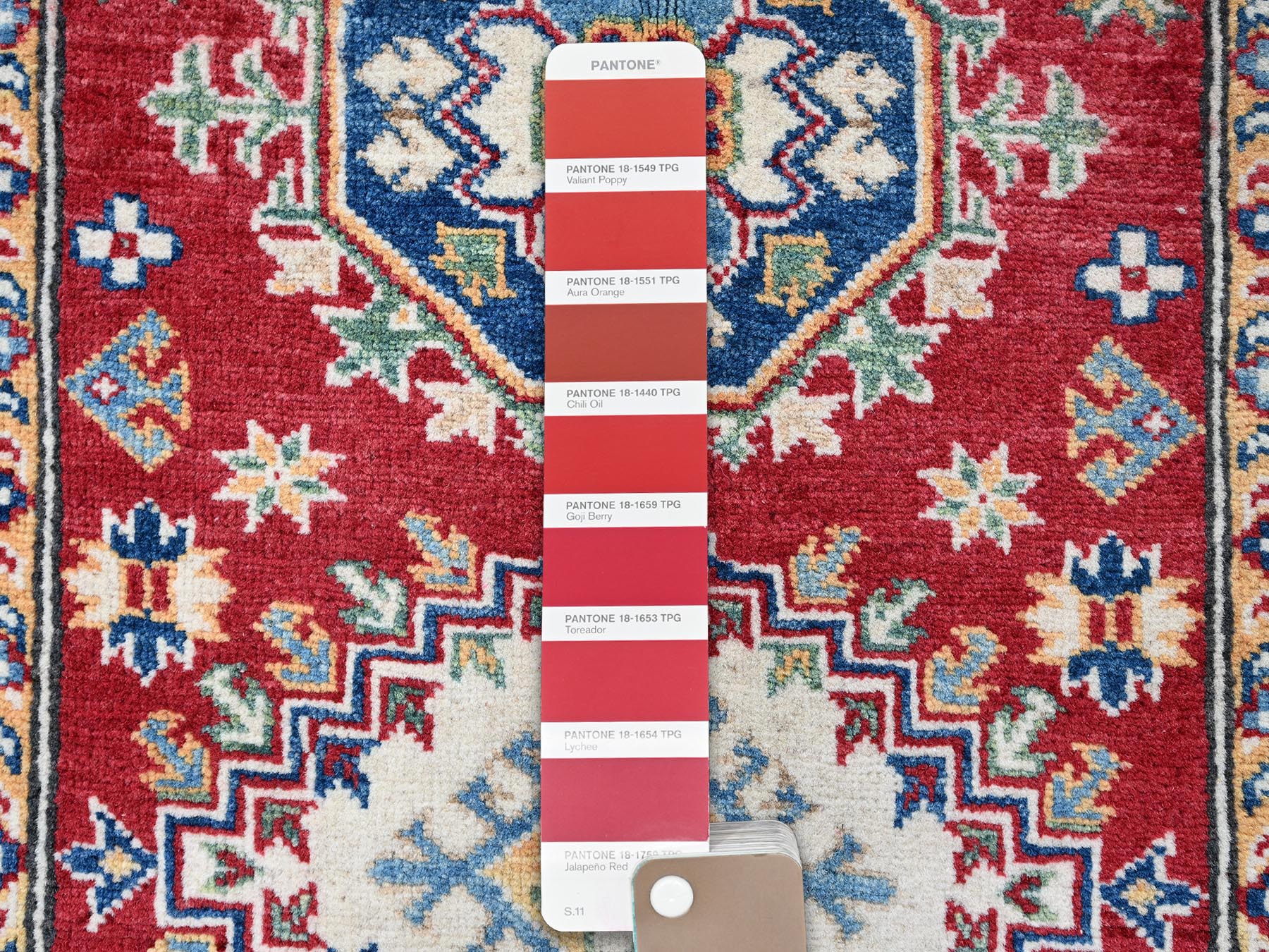 Kazak Kazak hand-knotted wool runner in Red & Ivory, 2'9" x 6'4" — SKU O0434 (view 4)