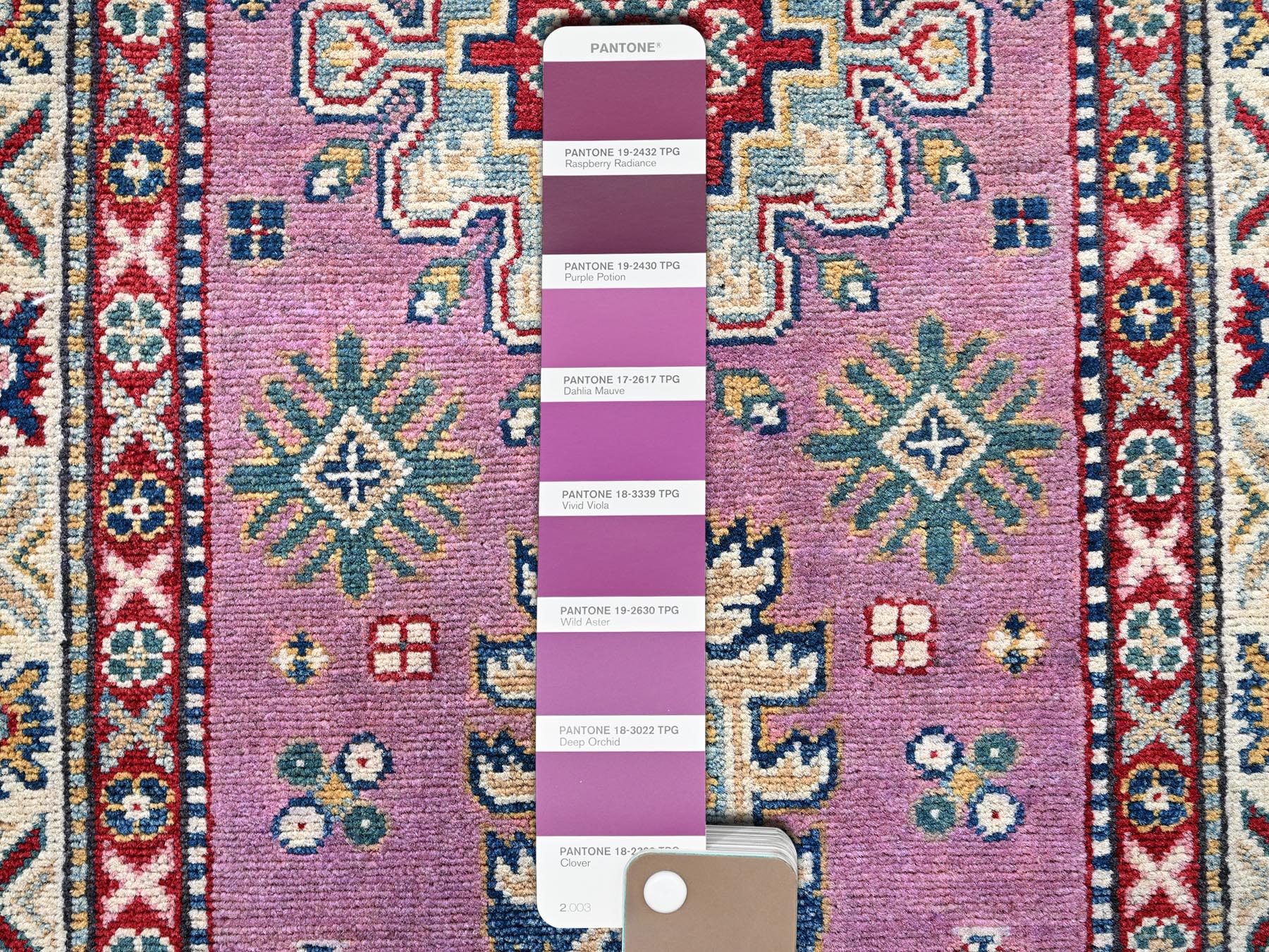 Kazak Kazak hand-knotted wool runner in Pink & Ivory, 2'7" x 10'1" — SKU O0455 (view 4)