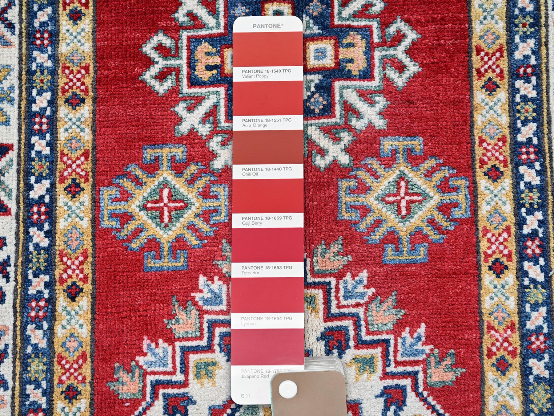 Kazak Kazak hand-knotted wool runner in Red & Ivory, 2'8" x 9'6" — SKU O0463 (view 4)