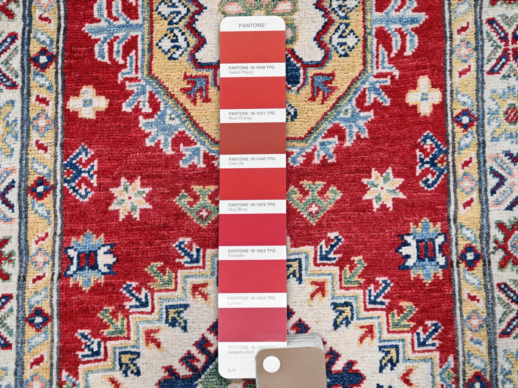 Kazak Kazak hand-knotted wool runner in Red & Ivory, 2'7" x 8'1" — SKU O0468 (view 4)