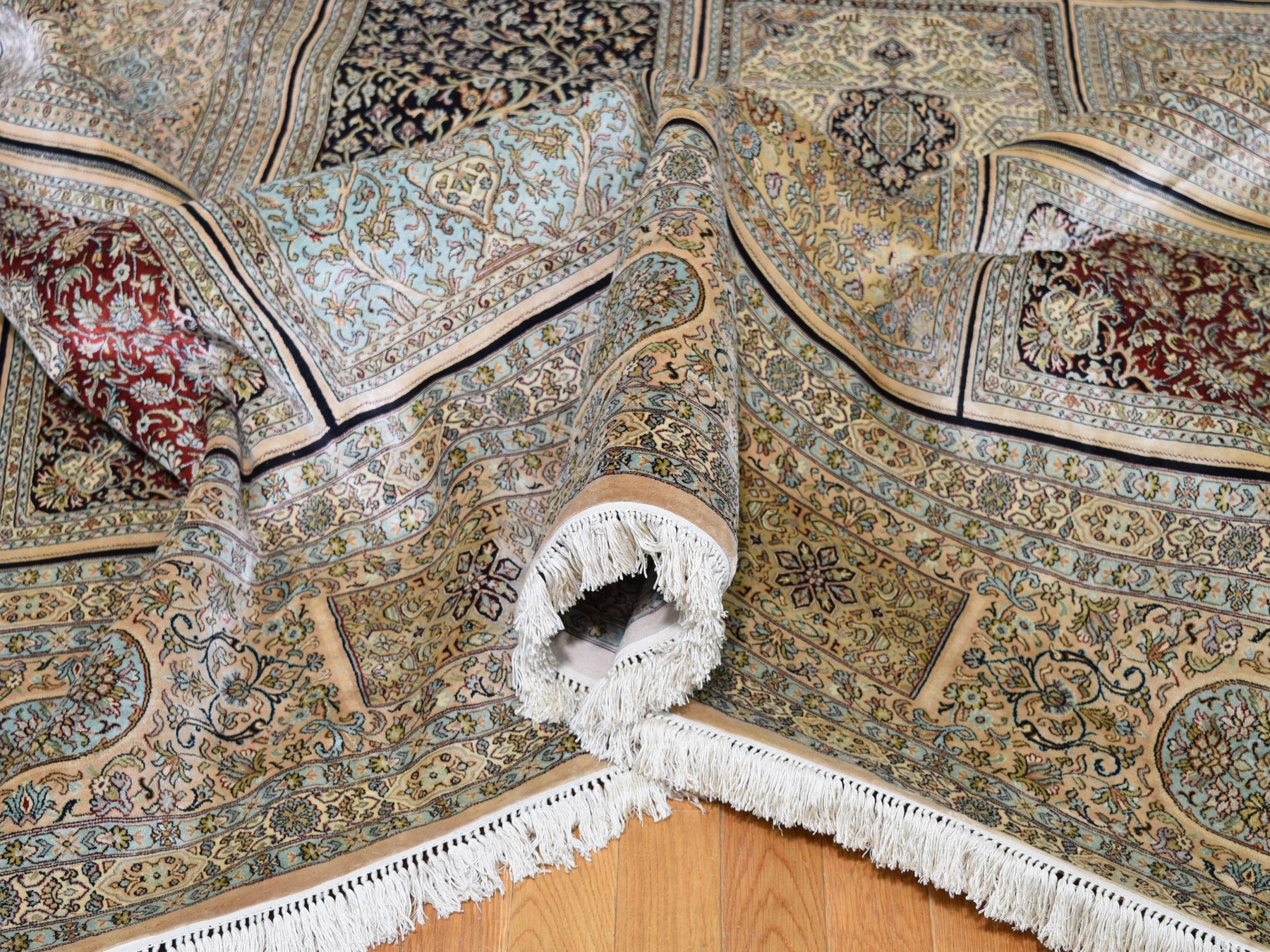 Silk hand-knotted silk rug in Beige, 12' x 17'4" — SKU O046912 (view 6)