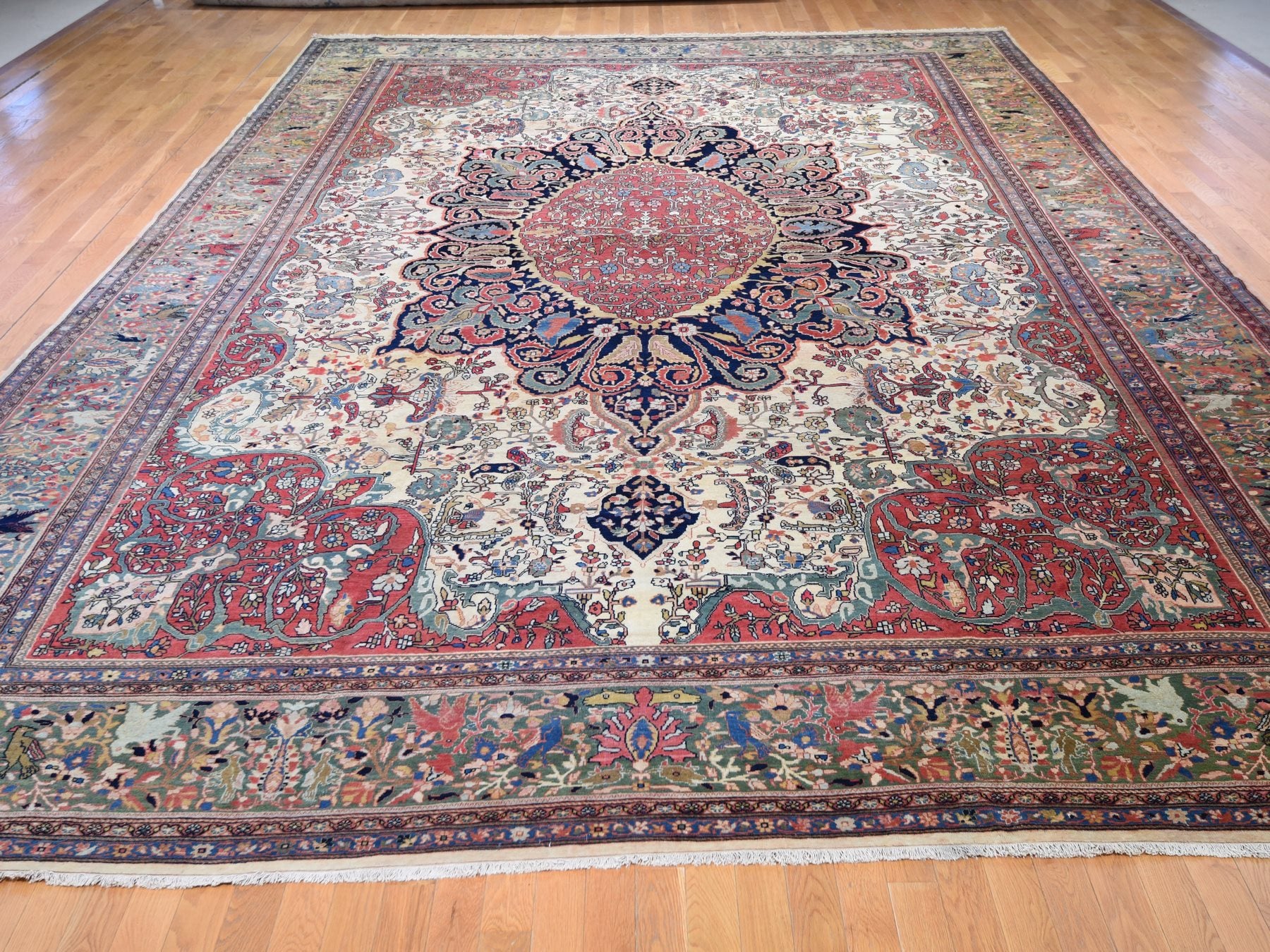 Sarouk Antique hand-knotted wool rug in Ivory & Green, 12'2" x 18'8" — SKU O048703 (view 3)