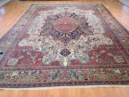 Sarouk Antique hand-knotted wool rug in Ivory & Green, 12'2" x 18'8" — SKU O048703 (view 3)