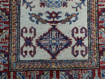 Ivory 2'2" x 3'1" Kazak Hand knotted Wool Rug - Sku: O051020