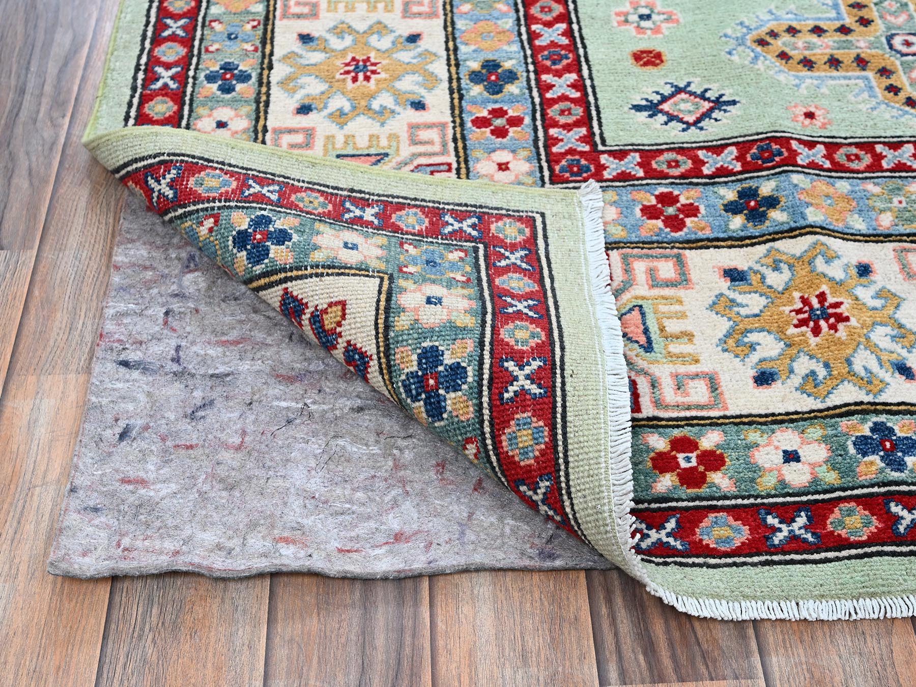 Kazak Kazak hand-knotted wool rug in Green & Ivory, 7'11" x 9'10" — SKU O0517 (view 4)