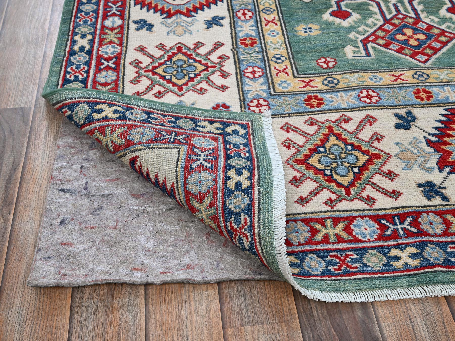 Kazak Kazak hand-knotted wool rug in Green & Ivory, 7'11" x 9'7" — SKU O0524 (view 4)