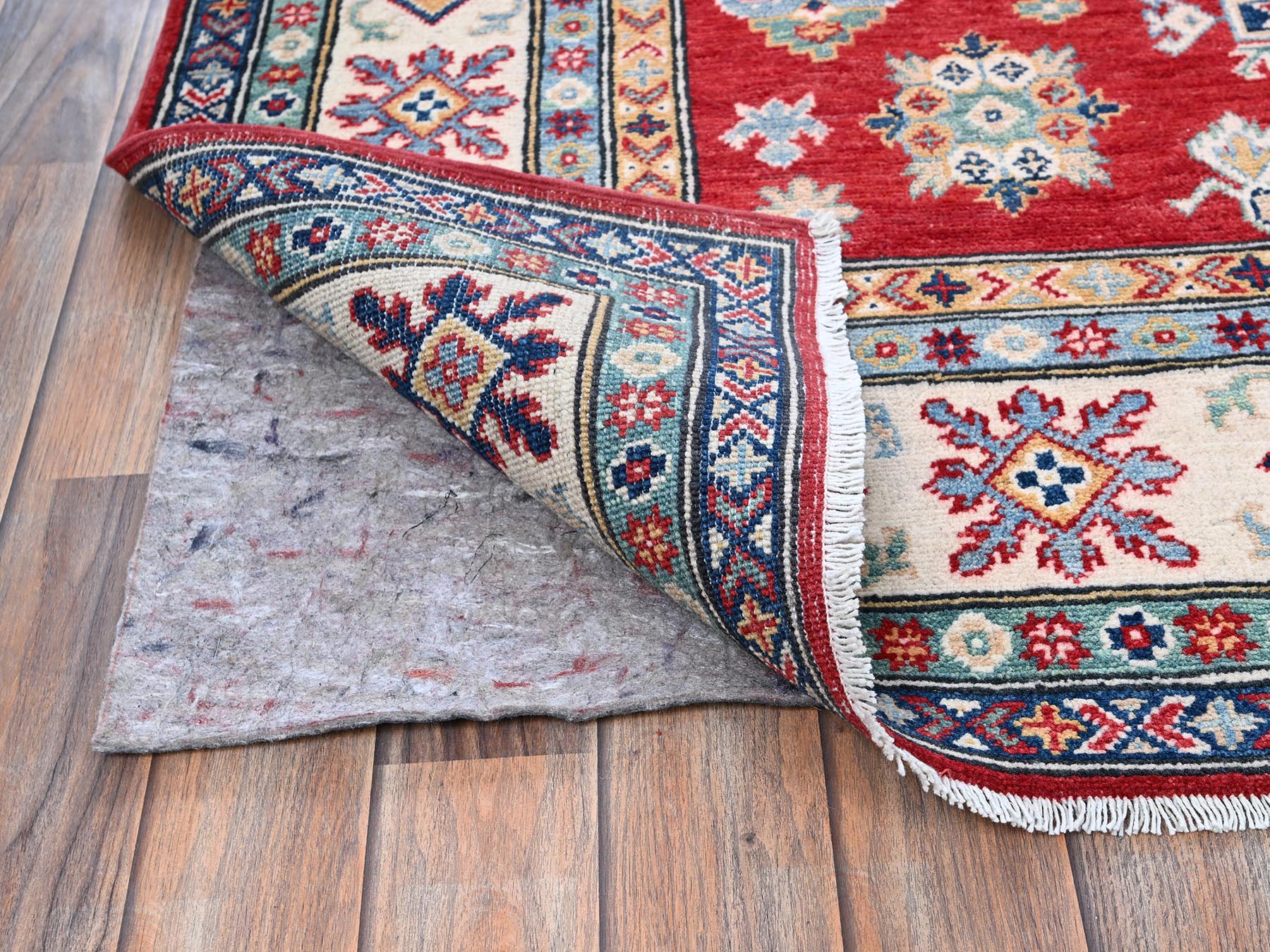 Kazak Kazak hand-knotted wool rug in Red & Ivory, 5'10" x 8'8" — SKU O0534 (view 5)