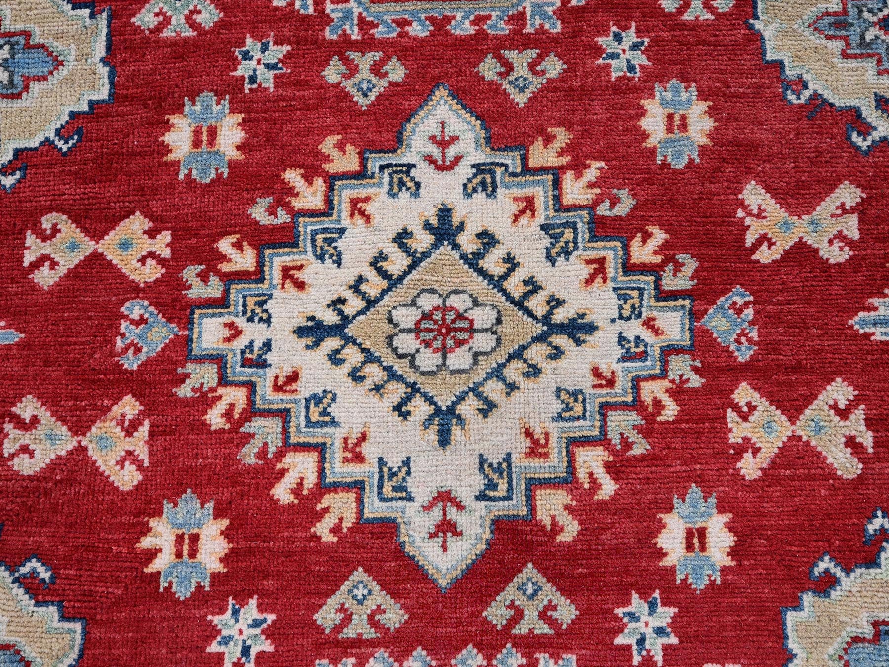 Kazak Kazak hand-knotted wool rug in Red & Ivory, 5'10" x 8'8" — SKU O0534 (view 9)