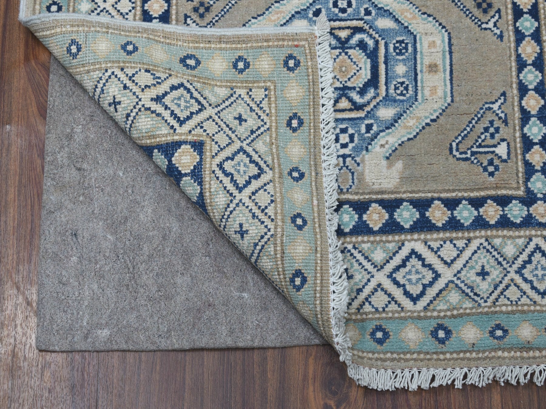 Gray 2'6" x 9'9" Tribal Hand knotted Wool Rug - Sku: O054681