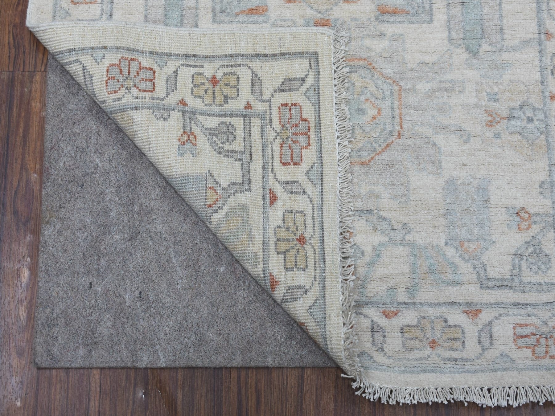 Ivory 2'6" x 9'10" Oushak / Peshawar Hand knotted Wool Rug - Sku: O055147