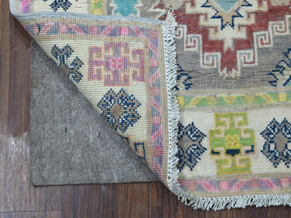 Grey 2'7" x 7'10" Tribal Hand knotted Wool Rug - Sku: O055574