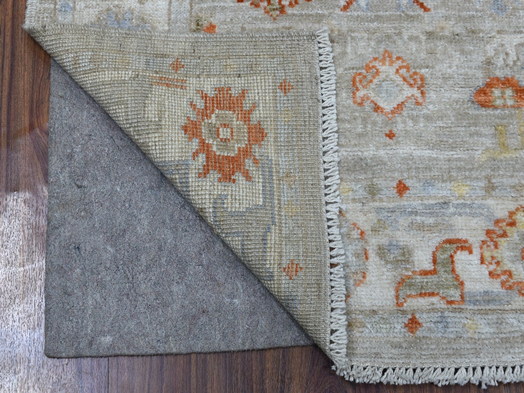 Beige 3'2" x 9'7" Oushak / Peshawar Hand knotted Wool Rug - Sku: O056411