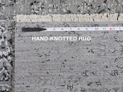 Grey 3'1" x 5'1" Transitional Hand knotted Wool/Silk Rug - Sku: O058104