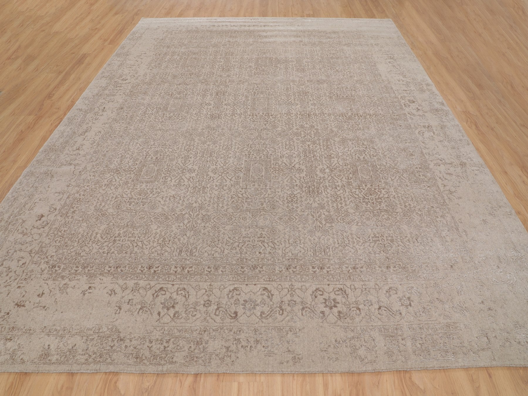 Modern / Contemporary hand-knotted wool/silk rug in Beige, 11'8" x 14'8" — SKU O058113 (view 2)