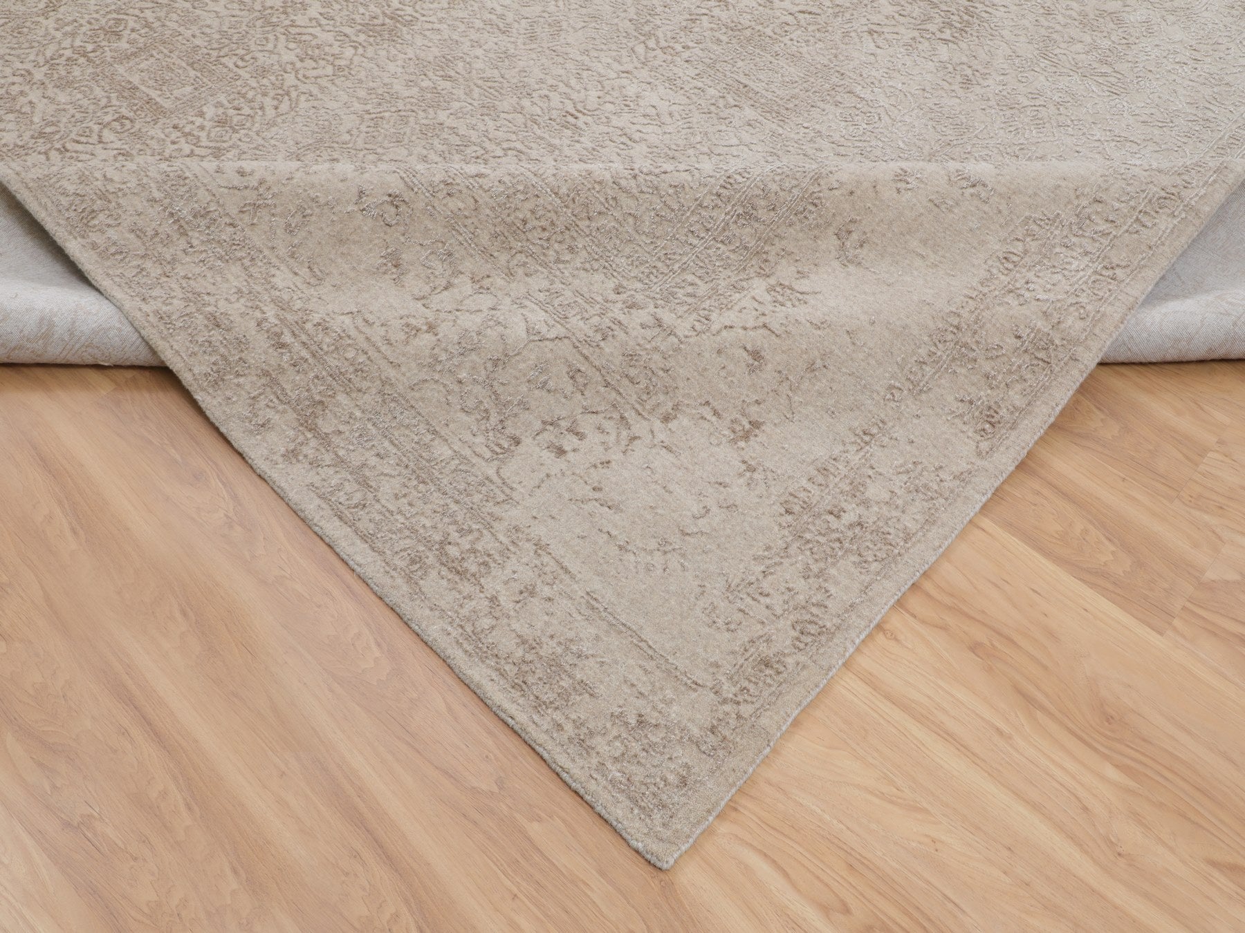 Modern / Contemporary hand-knotted wool/silk rug in Beige, 11'8" x 14'8" — SKU O058113 (view 6)
