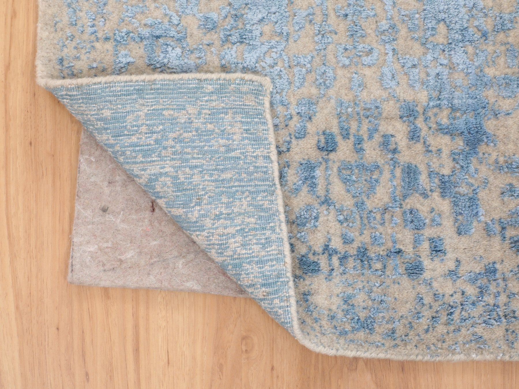 Transitional hand-knotted wool/silk runner in Blue, 2'5" x 8' — SKU O058116 (view 3)