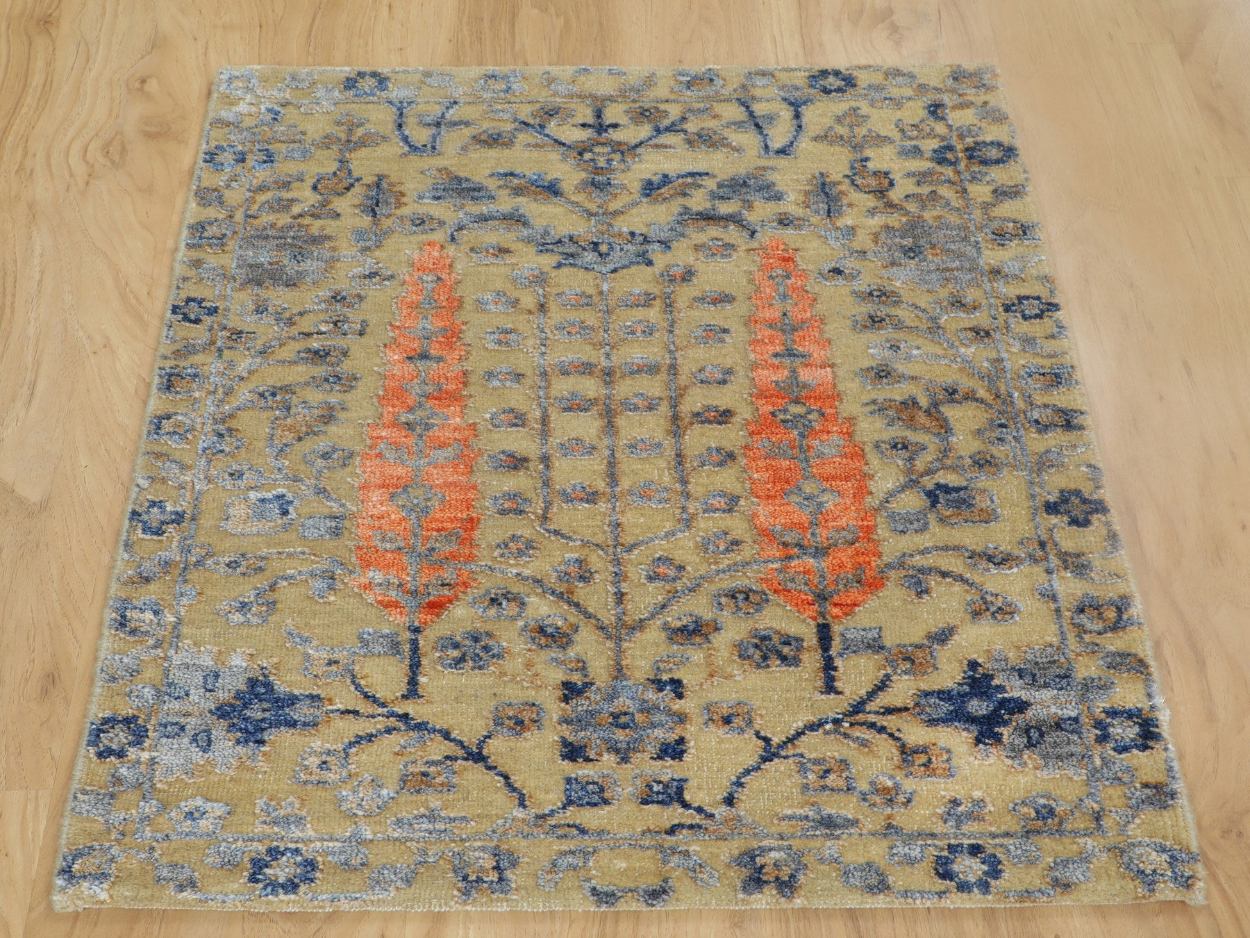 Transitional hand-knotted wool/silk rug in Beige, 2'1" x 3' — SKU O058177 (view 2)