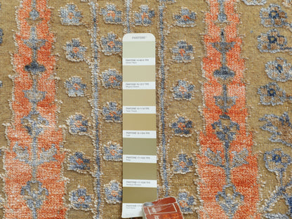 Transitional hand-knotted wool/silk rug in Beige, 2'1" x 3' — SKU O058177 (view 4)