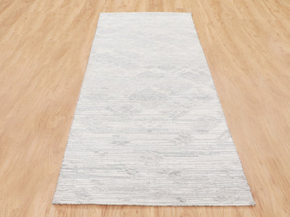 Grey 2'6" x 8'0" Modern / Contemporary Hand knotted Wool Rug - Sku: O058233