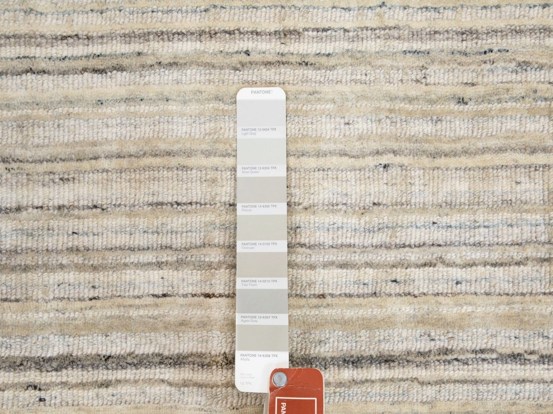 Hand-Loomed hand-knotted wool runner in Beige, 2'6" x 9'8" — SKU O058358 (view 4)