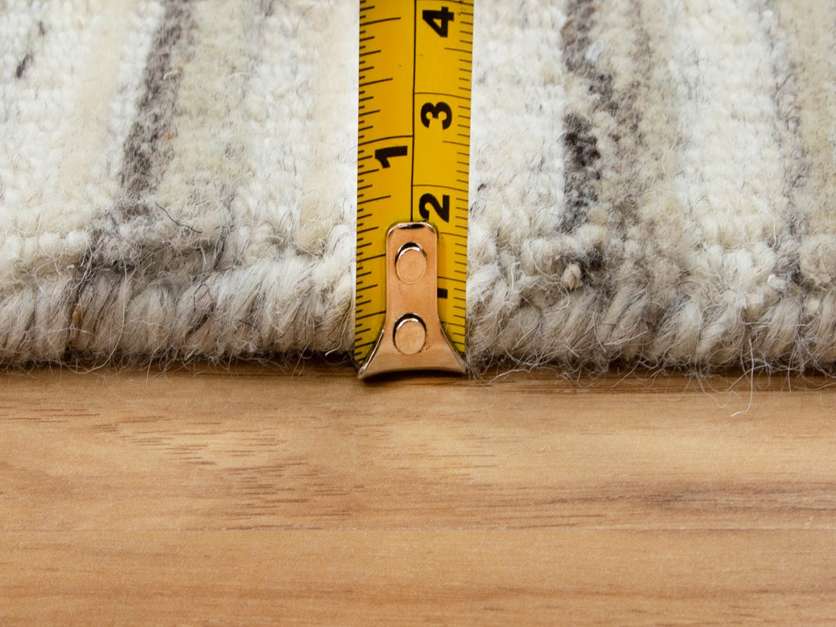 Hand-Loomed hand-knotted wool runner in Beige, 2'6" x 9'8" — SKU O058358 (view 7)