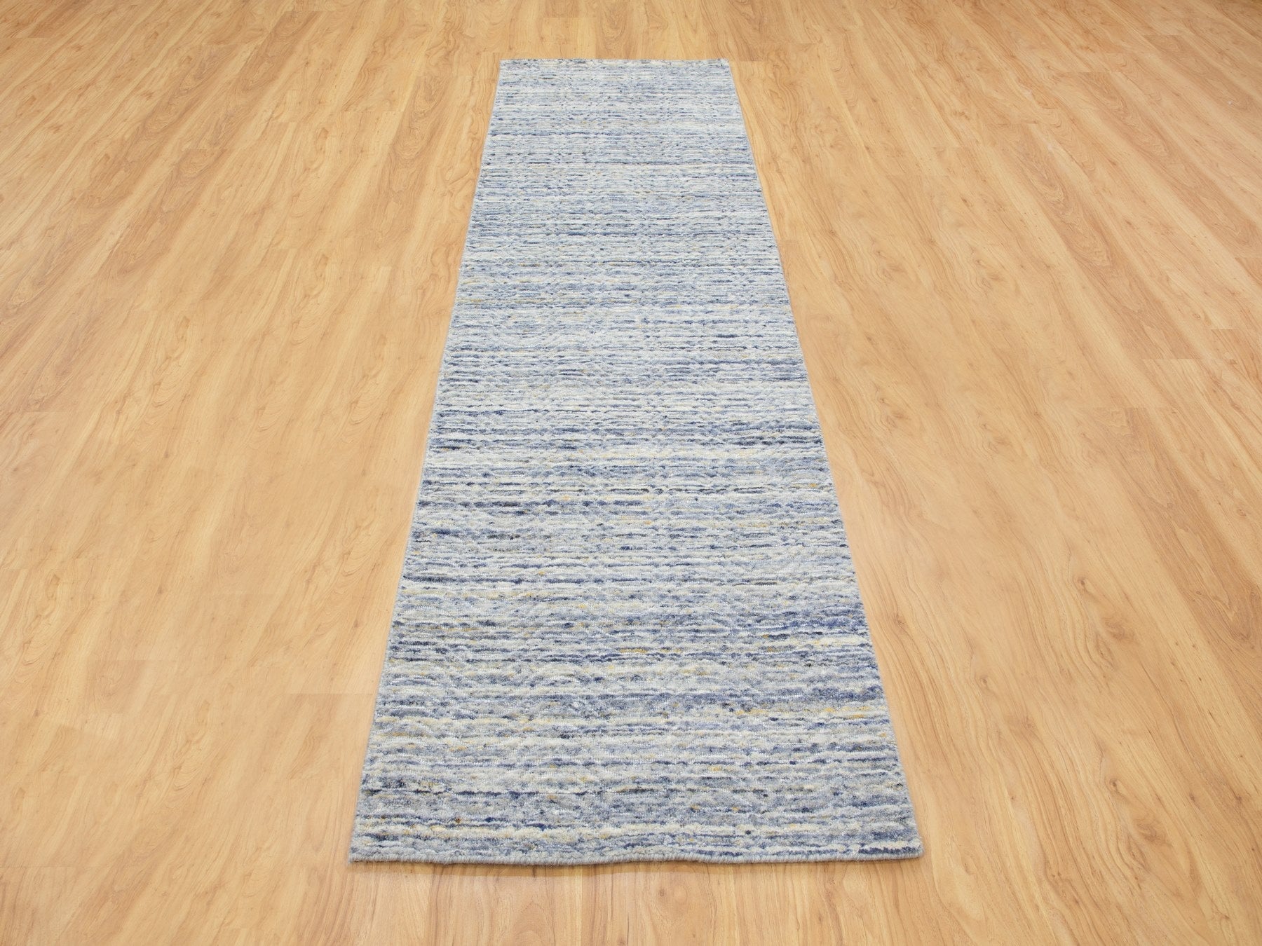 Gray 2'6" x 9'9" Modern / Contemporary Handloom Wool Rug - Sku: O058402