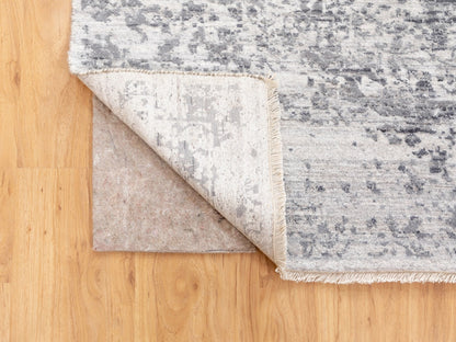 Transitional hand-knotted wool/pure silk rug in Gray, 6'2" x 6'2" — SKU O058407 (view 3)