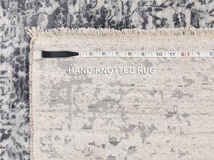 Grey 6'2" x 6'2" Transitional Hand knotted Wool/Silk Rug - Sku: O058407