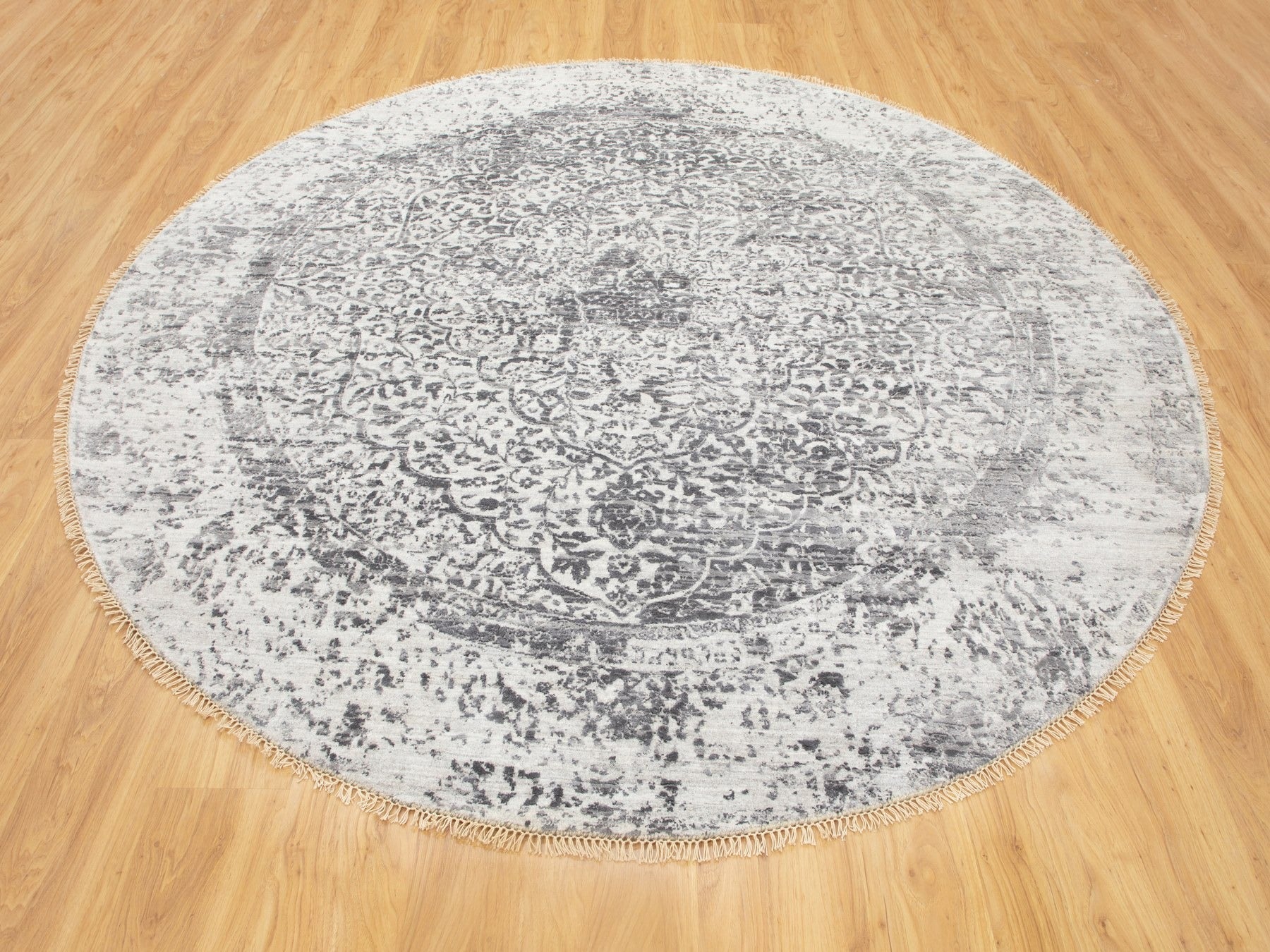Modern / Contemporary hand-knotted wool/pure silk rug in Gray, 7' x 7' — SKU O058408 (view 2)