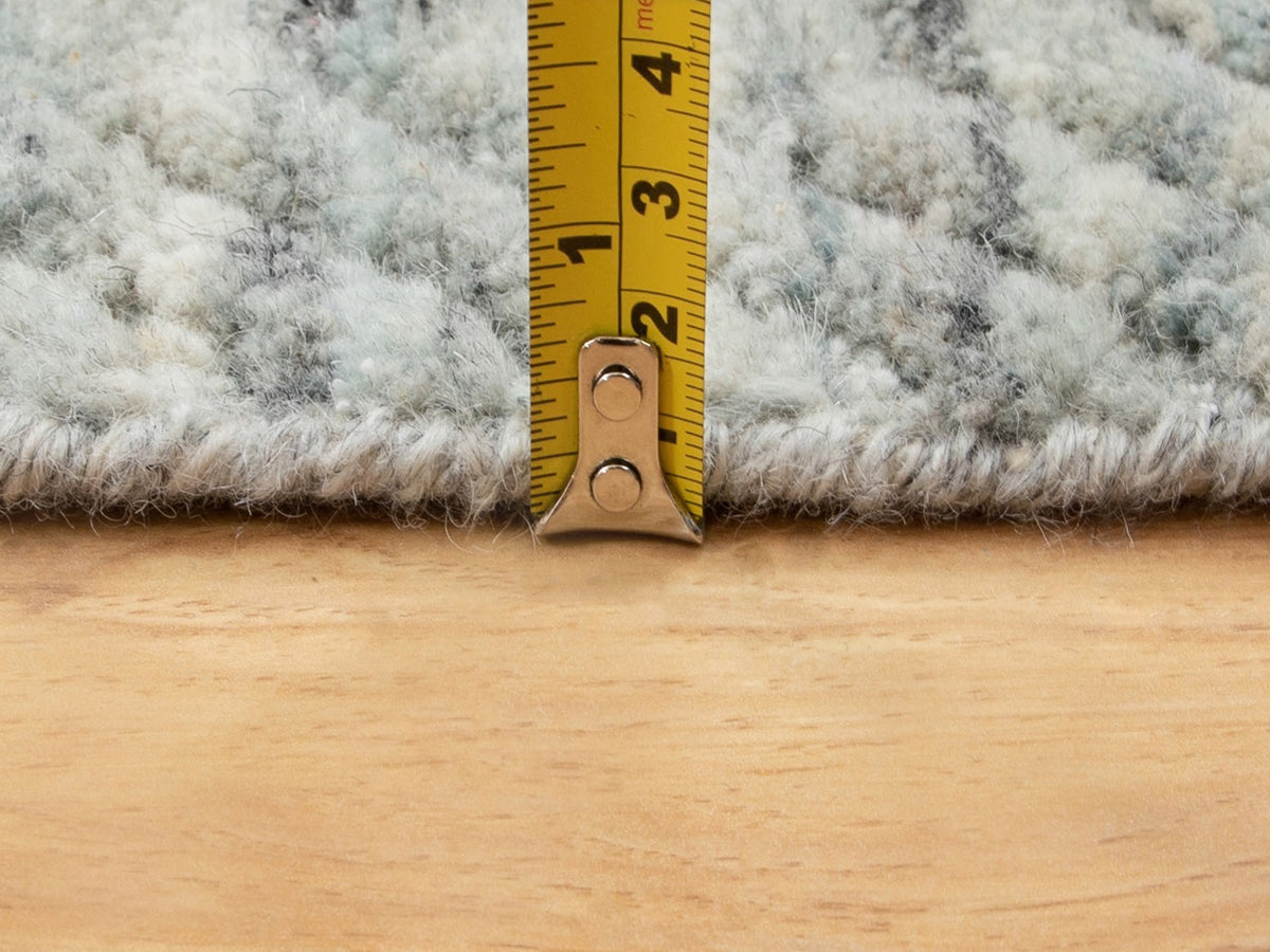 Modern / Contemporary hand-knotted wool runner in Green, 2'6" x 7'10" — SKU O058421 (view 7)